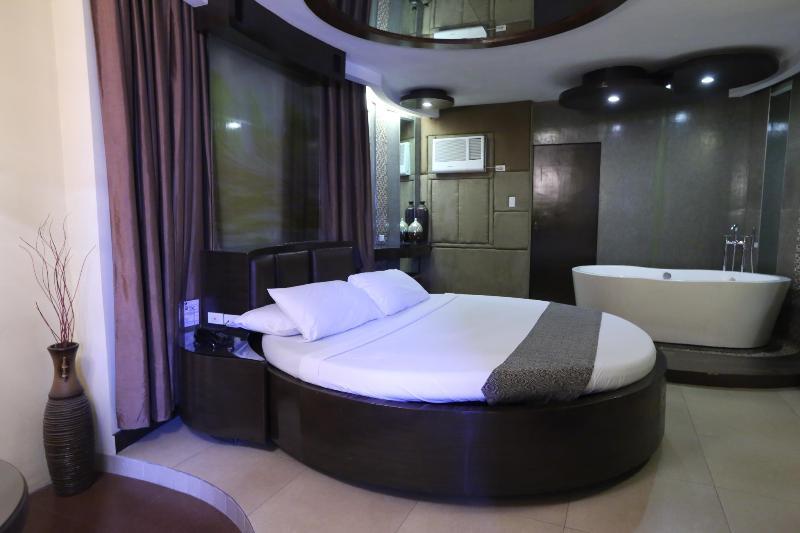Victoria Court Suites Pasig Εξωτερικό φωτογραφία