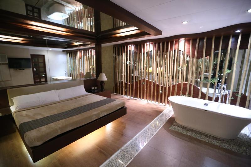 Victoria Court Suites Pasig Εξωτερικό φωτογραφία