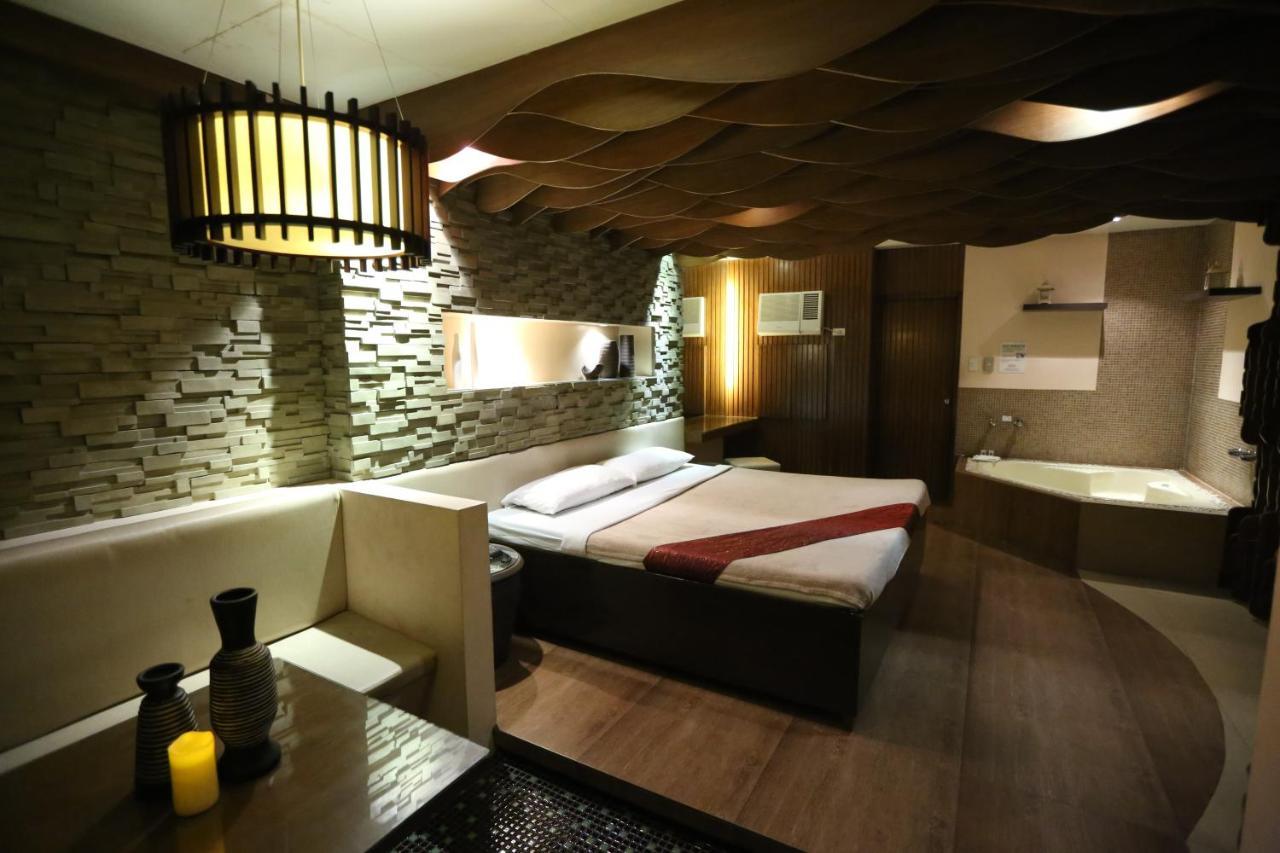 Victoria Court Suites Pasig Εξωτερικό φωτογραφία